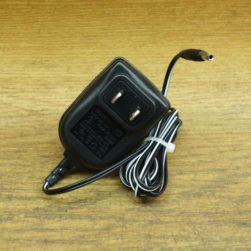 BOSCH/ボッシュ XEO コードレスマルチカッター 3.6V 充電式切断 BOSCH/ボッシュ XEO コードレスマルチカッター 3.6V 充電式切断
