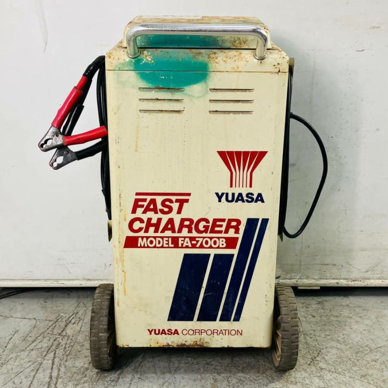 ✨ユアサ　中古　FA-700B　バッテリーチャージャー✨うるま市田場✨ ✨ユアサ 中古 FA-700B バッテリーチャージャー✨うるま市田場✨