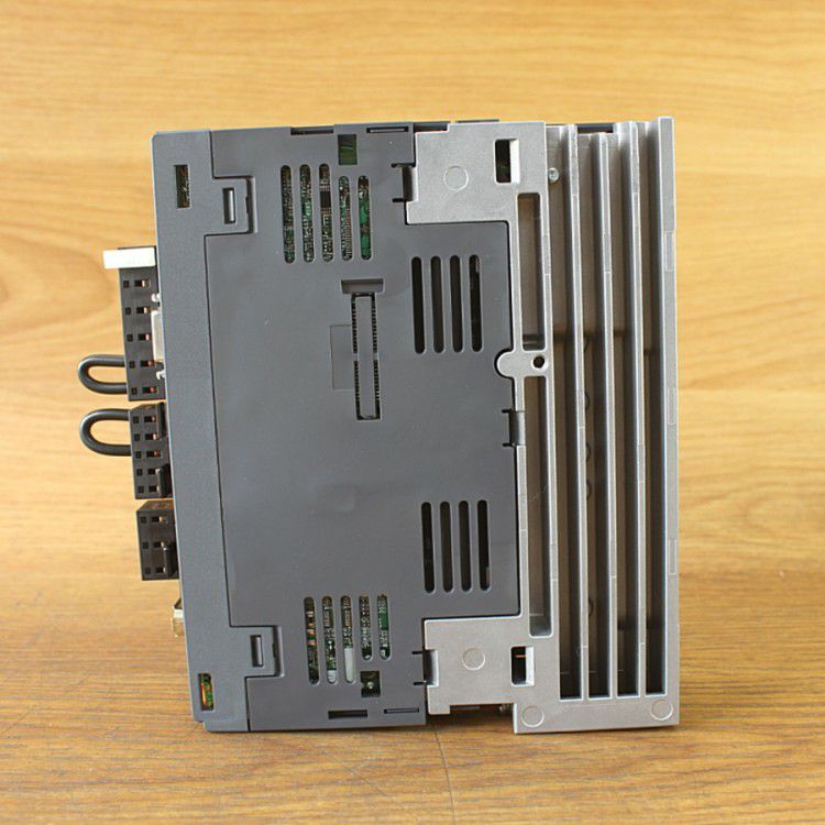 三菱電機 MR-J4-20B サーボアンプ 2024年製 MELSERVO 三相AC170V