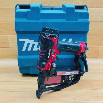 Makita - マキタ　高圧フロアタッカＡＴ４５０HAM makita/マキタ AT450HA 高圧 フロアタッカ | 機械工具のMugendou