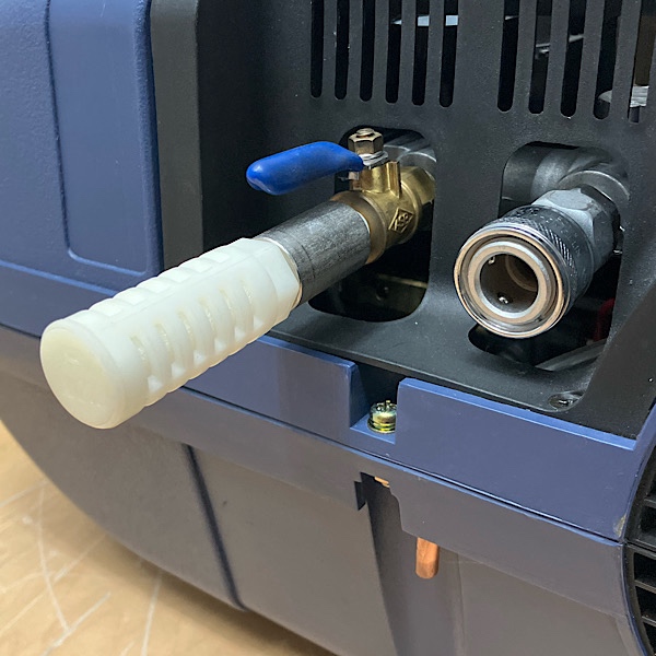 アネスト岩田 0.75kW 1馬力 オイルフリーコンプレッサー ハンディ