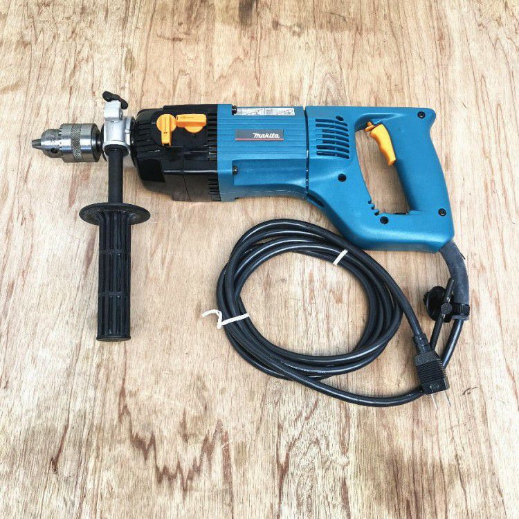 makita&frasl;マキタ 8460C ダイヤコア振動ドリル 無段変速 2スピード 100V